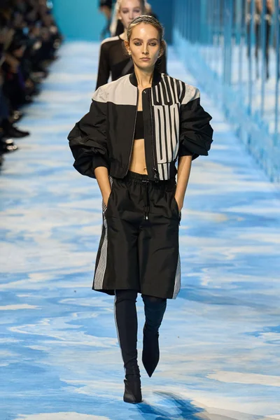 Look 26